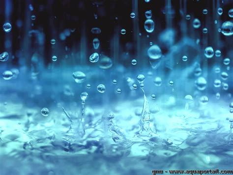 Impact des gouttes de pluie sur une surface en béton