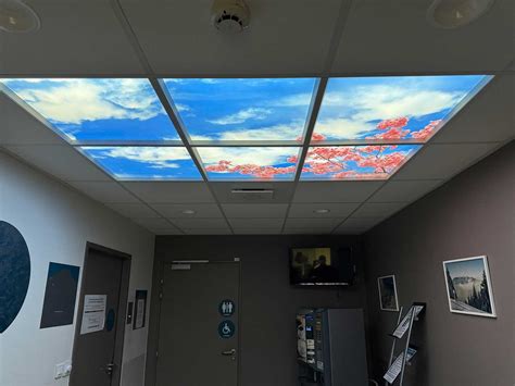 Dalle LED imprimée avec un visuel de ciel bleu
