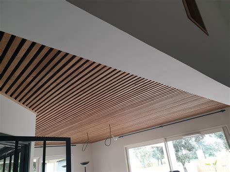 Exemple de lambris bois au plafond