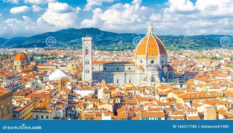Vue panoramique de Florence avec le Duomo