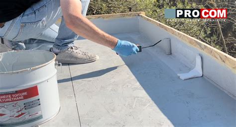 Application d'un produit d'étanchéité liquide sur une toiture