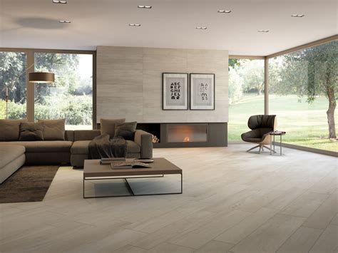 Salon moderne avec un grand carrelage imitation parquet