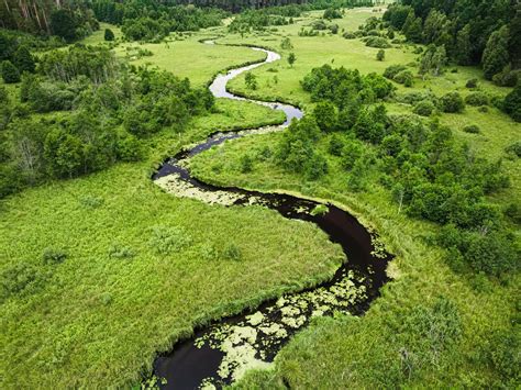 Vue aérienne de Solin avec la rivière Jadro