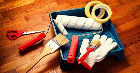 Outils pour peindre une façade