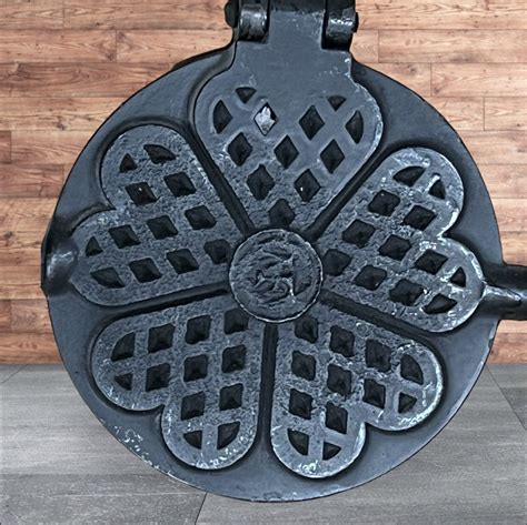 Gaufrier en fonte ouvert