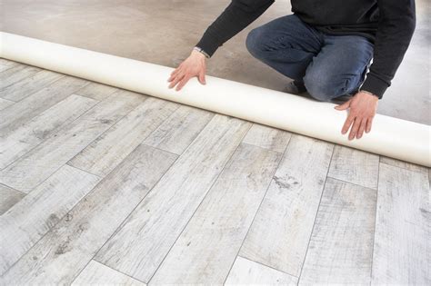 Exemple de lino imitation parquet sur un balcon