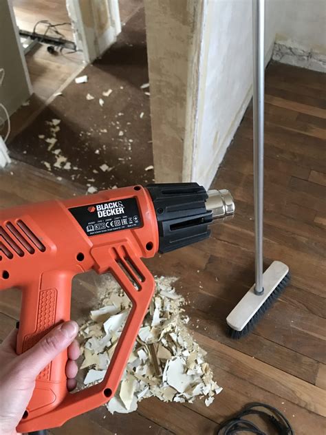 Utilisation d'un décapeur thermique sur un meuble