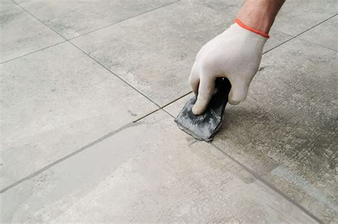 Application des joints de carrelage