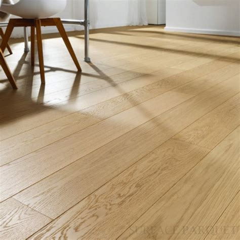 Parquet contrecollé en chêne avec finition blanchie