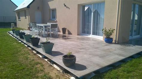 Exemple de finition périphérique d'une terrasse sur plots