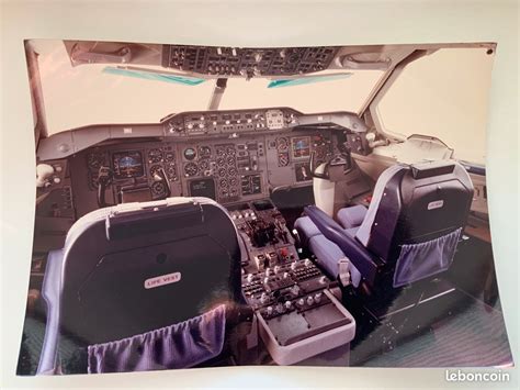 Maquette d'avion avec cockpit transparent collé