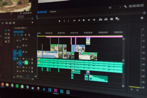 Capture d'écran de la chronologie d'un logiciel de montage vidéo montrant des espaces vides