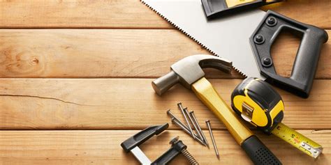 Outil de menuiserie et esquisse d'un projet d'agencement