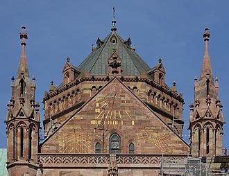 Cadran solaire doré de la Cathédrale de Strasbourg