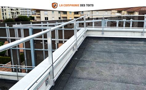 Illustration d'une toiture-terrasse sécurisée par un garde-corps