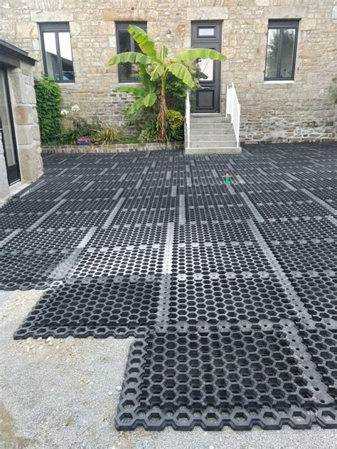 Différents types de dalles stabilisatrices pour gravier