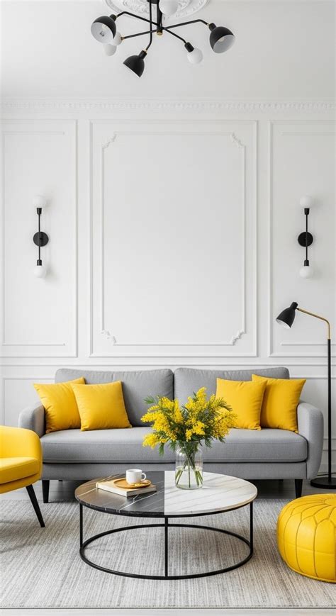 Salon moderne avec murs blancs et coussins jaune moutarde