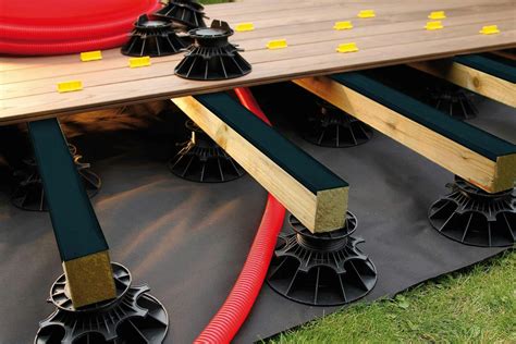 Structure d'un plot de bois avec bords naturels