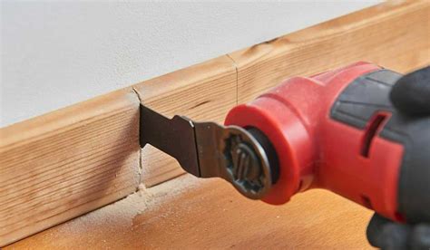 Outil de coupe pour plinthe en bois