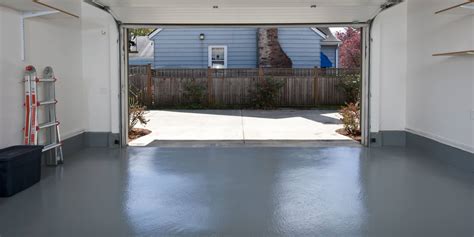 Exemple d'un sol en résine époxy colorée dans un garage