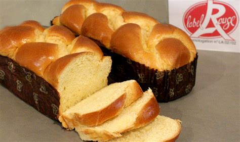 Image d'une brioche vendéenne décorée