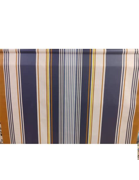 Motifs de rayures basques sur une nappe enduite