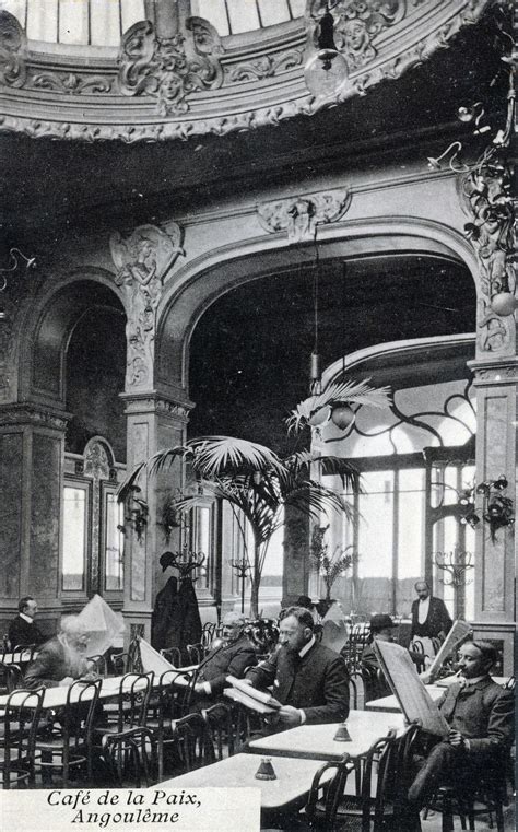 Sculpture décorative d'un café lillois du XIXe siècle