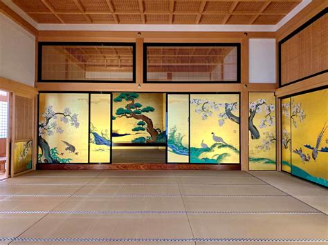 Exemple d'intégration de fusuma dans un salon moderne