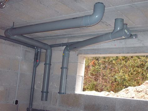 Tuyau PVC avec raccord d'évacuation