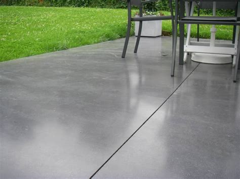 béton lisse avec une couche d'enduit