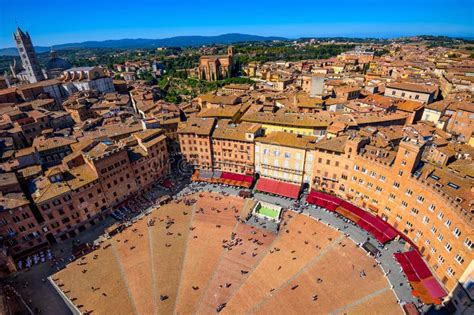 Vue aérienne de la Piazza del Campo à Sienne