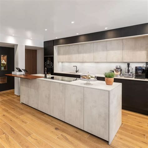 Cuisine moderne avec plinthe basse