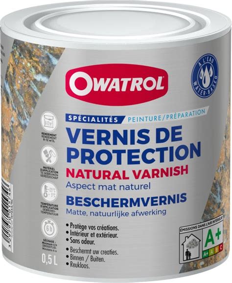 Comparaison de murs avec et sans vernis de protection