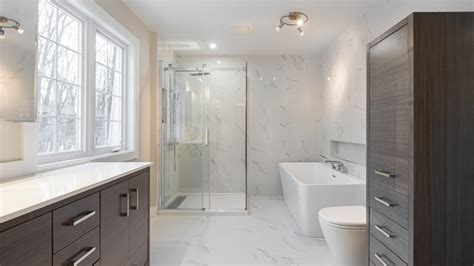 Salle de bain moderne rénovée