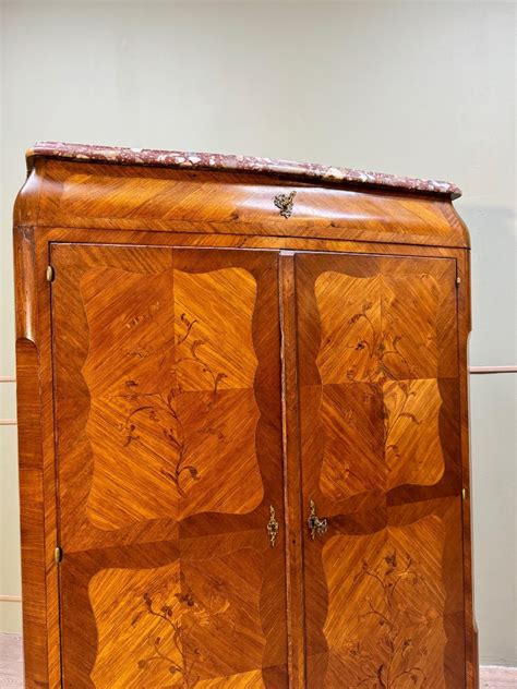 Mobilier d'art en marqueterie