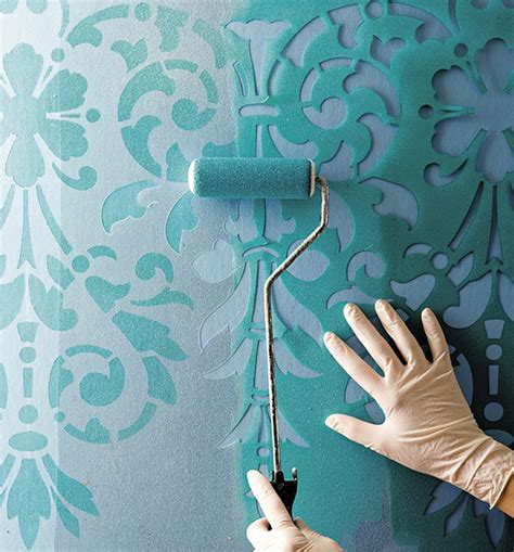 Illustration d'une façade décorée avec un pochoir mural extérieur