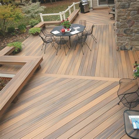 Exemple de lames de terrasse en bois composite