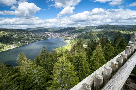 Vue panoramique de Gérardmer et de son lac