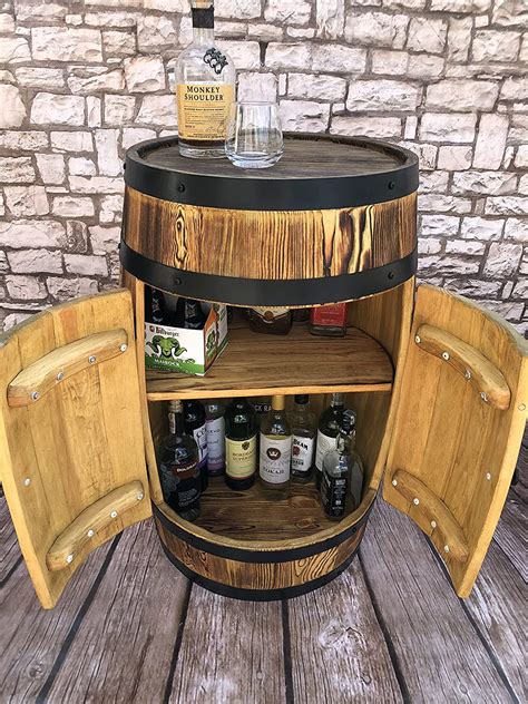 Bar réalisé dans un tonneau en bois