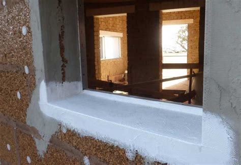 Vue éclatée d'un appui de fenêtre avec cales de raccordement