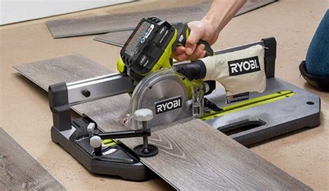 Scie circulaire de précision coupant du parquet stratifié