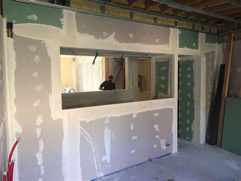 Maison en cours de construction avec cloisons en placo