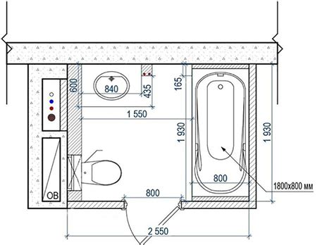 Plan d'une petite salle de bain avec douche en alcôve