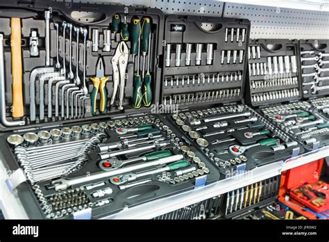 Outils de mécanique automobile