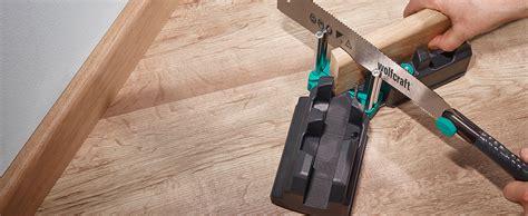 Fausse équerre et boîte à onglets en action