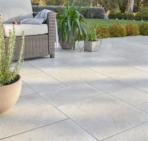 Exemple de carrelage extérieur sur une terrasse