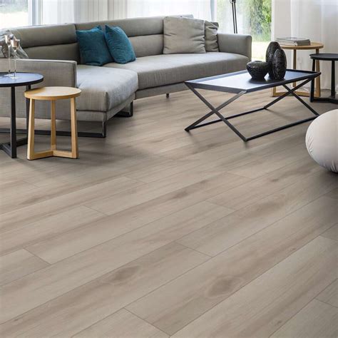 Veinures de bois réalistes sur un parquet stratifié