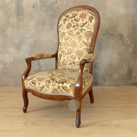 Fauteuil ancien en bois avant et après peinture