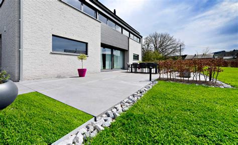 Dalles en béton blanc pour terrasse