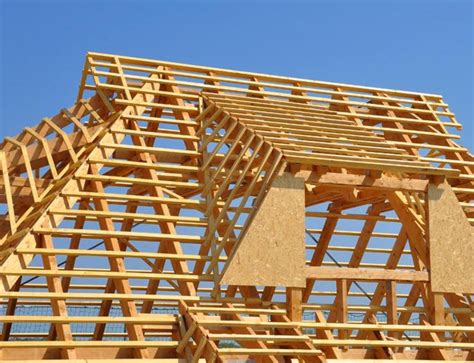 Outils de charpente en bois